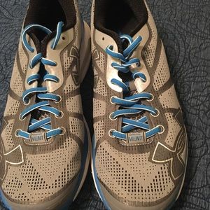 Great condition barely use Under armor shoes
